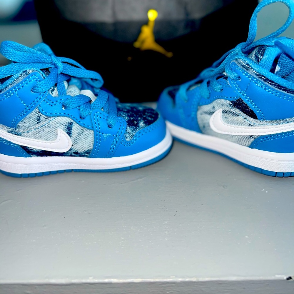 Jordan Air 1 Mid washed denim